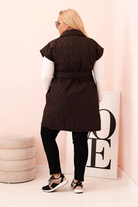 Kamizelka damska Plus Size pikowana z paskiem i kołnierzem brązowa Kamizelka damska Plus Size pikowana z paskiem i kołnierzem brązowa