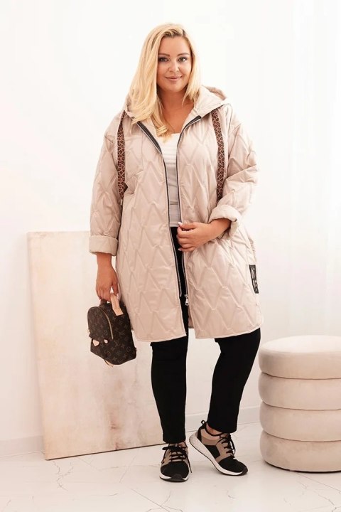 Kurtka damska Plus Size pikowana z kapturem i napisem HOPE ciemno beżowa Kurtka damska Plus Size pikowana z kapturem i napisem HOPE ciemno beżowa
