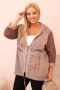Bluza damska Plus Size dekatyzowana z kapturem i nadrukiem BKLYN brązowa