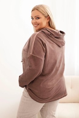 Bluza damska Plus Size dekatyzowana z kapturem i nadrukiem brązowa  