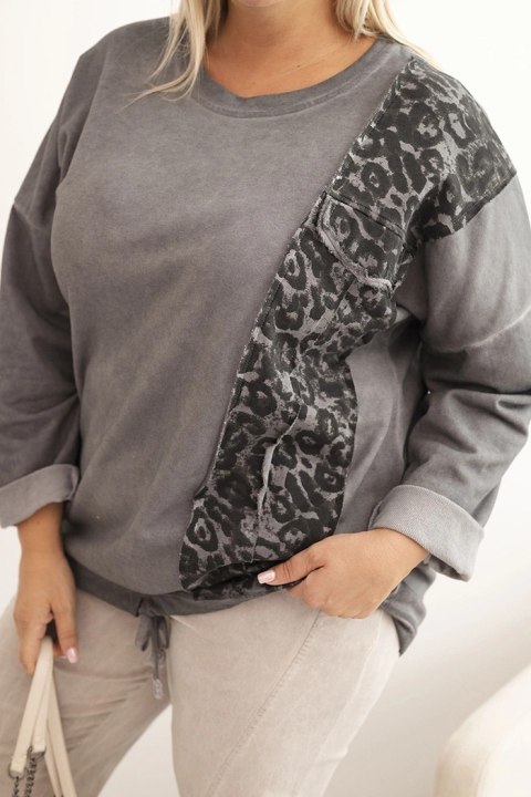Bluza damska Plus Size z bawełną z lampasem panterka i troczkiem grafitowa Bluza damska Plus Size z bawełną z lampasem panterka i troczkiem grafitowa