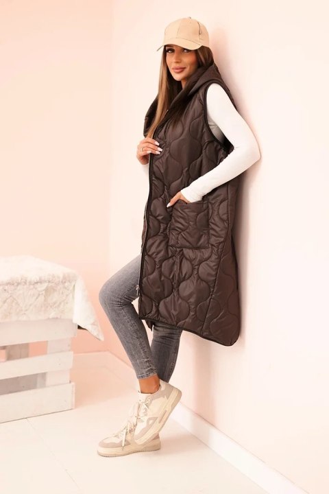 Kamizelka damska pikowana Plus Size z kapturem zapinana na zamek mocca Kamizelka damska pikowana Plus Size z kapturem zapinana na zamek mocca