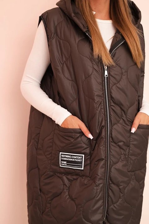 Kamizelka damska pikowana Plus Size z kapturem zapinana na zamek mocca Kamizelka damska pikowana Plus Size z kapturem zapinana na zamek mocca