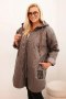 Kurtka damska Plus Size pikowana z kapturem i napisem HOPE cappucino  