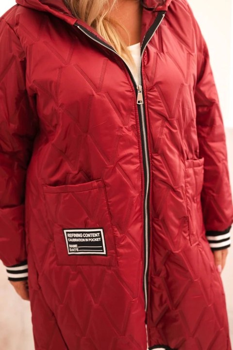 Kurtka damska Plus Size pikowana z kapturem i sportowymi mankietami bordowa Kurtka damska Plus Size pikowana z kapturem i sportowymi mankietami bordowa