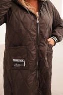 Kurtka damska Plus Size pikowana z kapturem i sportowymi mankietami brązowa  