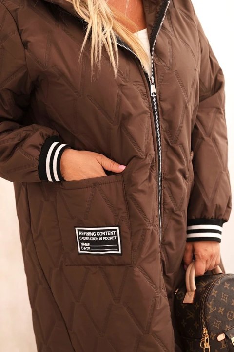 Kurtka damska Plus Size pikowana z kapturem i sportowymi mankietami czekoladowa Kurtka damska Plus Size pikowana z kapturem i sportowymi mankietami czekoladowa
