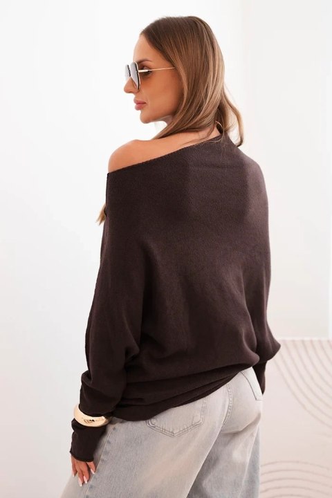 Sweter damski wiskozowy asymetryczny typu nietoperz brązowy Sweter damski wiskozowy asymetryczny typu nietoperz brązowy