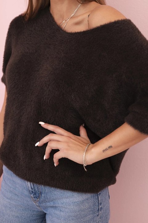 Sweter damski z miękkiego włosia z dekoltem V krótki rękaw brązowy Sweter damski z miękkiego włosia z dekoltem V krótki rękaw brązowy