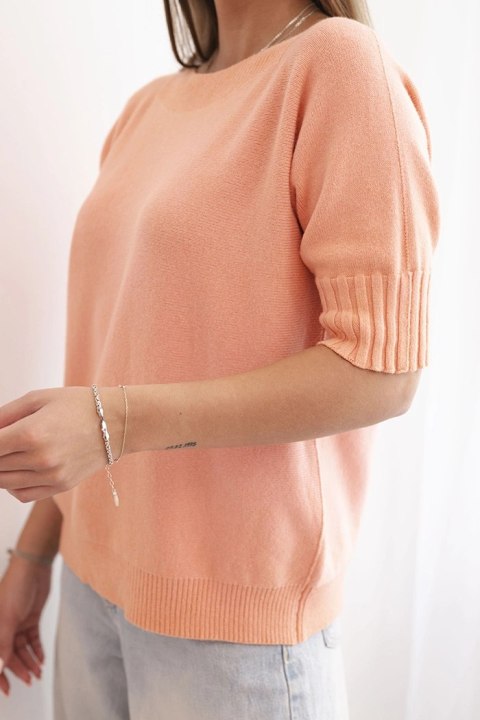 Sweter damski z wiskozy z krótkim rękawem morelowy Sweter damski z wiskozy z krótkim rękawem morelowy