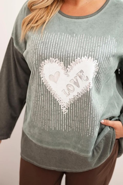 Bluza damska Plus Size bawełniana z nadrukiem serca i troczkami khaki Bluza damska Plus Size bawełniana z nadrukiem serca i troczkami khaki