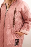 Kurtka damska Plus Size pikowana z kapturem i napisem HOPE ciemno różowa