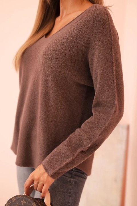 Sweter damska z wiskozą z dekoltem w serek mocca Sweter damska z wiskozą z dekoltem w serek mocca