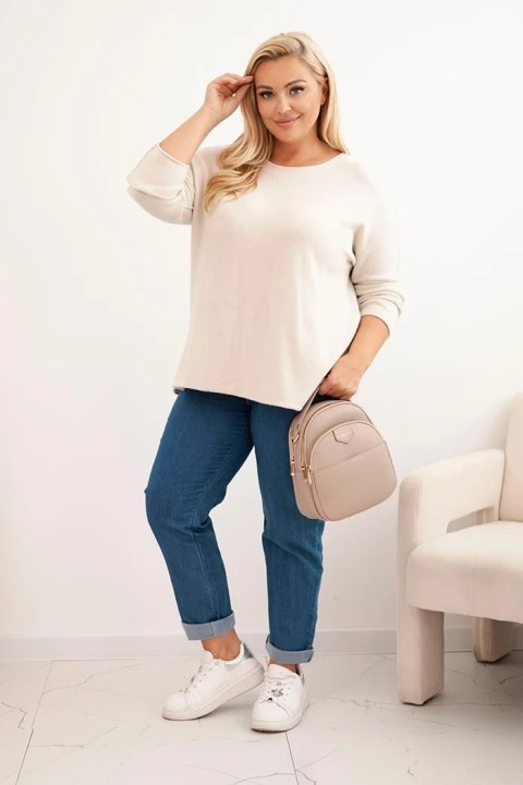 Sweter damski plus size z dekoltem łódką beżowy Sweter damski plus size z dekoltem łódką beżowy