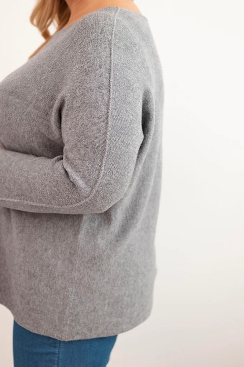 Sweter damski plus size z dekoltem łódką szary Sweter damski plus size z dekoltem łódką szary