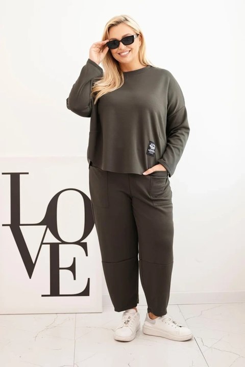 Komplet damski Plus Size masełko bluza i spodnie z kieszeniami khaki Komplet damski Plus Size masełko bluza i spodnie z kieszeniami khaki