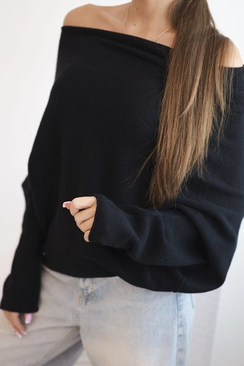 Sweter damski wiskozowy asymetryczny typu nietoperz czarny Sweter damski wiskozowy asymetryczny typu nietoperz czarny