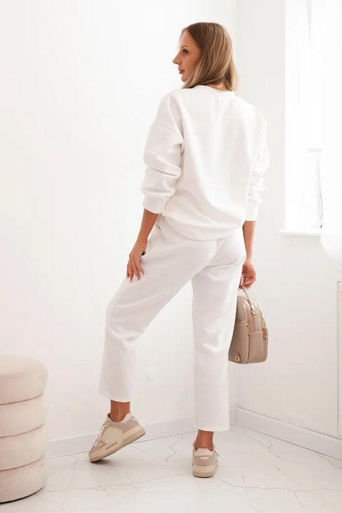 Komplet damski z wiskozy z ozdobnym motywem i spodniami ecru  