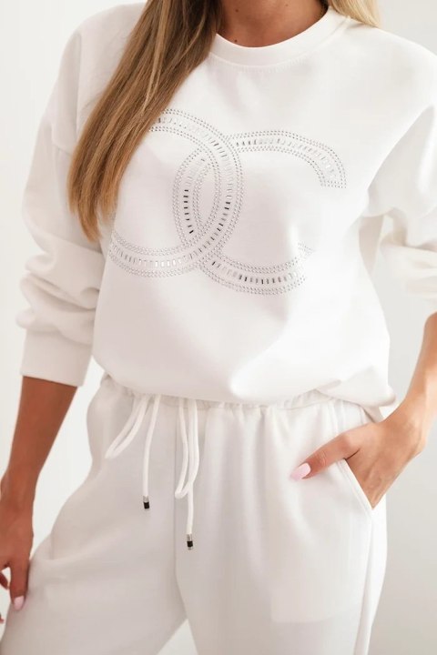 Komplet damski z wiskozy z ozdobnym motywem i spodniami ecru  