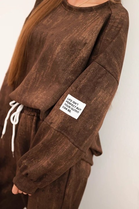 Komplet dresowy damski oversize z wiskozy i z efektem sprania brązowy Komplet dresowy damski oversize z wiskozy i z efektem sprania brązowy