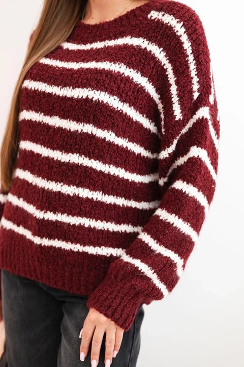 Sweter damski w paski z wełną o luźnym kroju bordowy Sweter damski w paski z wełną o luźnym kroju bordowy