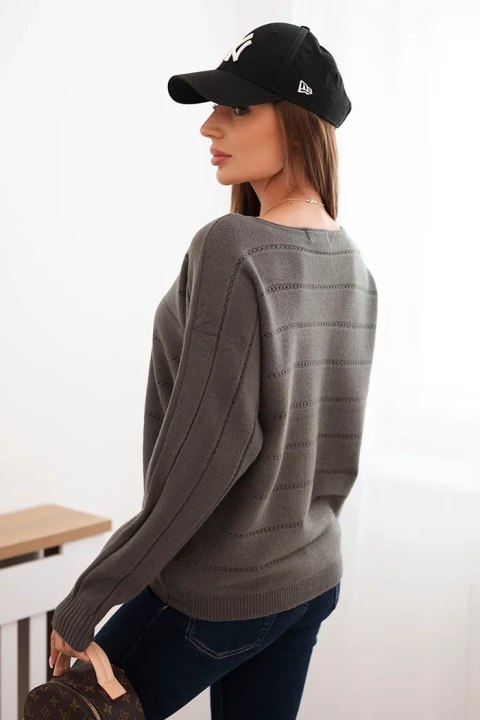 Sweter damski wiskozowy z ażurowym wzorem i długim rękawem khaki Sweter damski wiskozowy z ażurowym wzorem i długim rękawem khaki