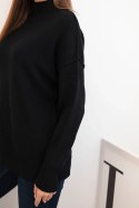 Sweter damski wiskozowy z prążkowanym półgolfem i luźnym fasonem czarny
