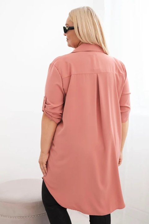 Sukienka damska koszulowa Plus Size z dłuższym tyłem i podwijanym rękawem ciemny pudrowy róż Sukienka damska koszulowa Plus Size z dłuższym tyłem i podwijanym rękawem ciemny pudrowy róż