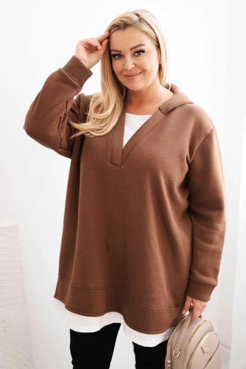 Bluza damska ocieplana Plus Size z kapturem i dekoltem w serek brązowa Bluza damska ocieplana Plus Size z kapturem i dekoltem w serek brązowa