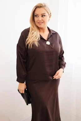 Komplet damska Plus Size z satynowym połyskiem i koronką brązowy