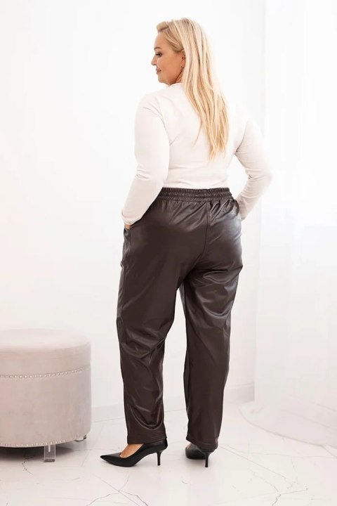 Spodnie damskie Plus Size z ekoskóry z wysokim stanem i gumką w pasie brązowe Spodnie damskie Plus Size z ekoskóry z wysokim stanem i gumką w pasie brązowe