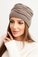 Czapka damska zimowa wełniana z ozdobnym splotem K429 cappuccino