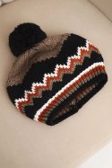 Czapka damska zimowa wełniana z pomponem i kolorowym wzorem K435 mocca + czarna