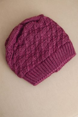 Czapka damska zimowa wełniany z ozdobnym splotem K430 fioletowa