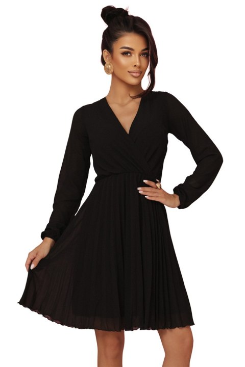 313-17 ISABELLE Polska plisowana sukienka z długim rękawem i dekoltem - CZARNA