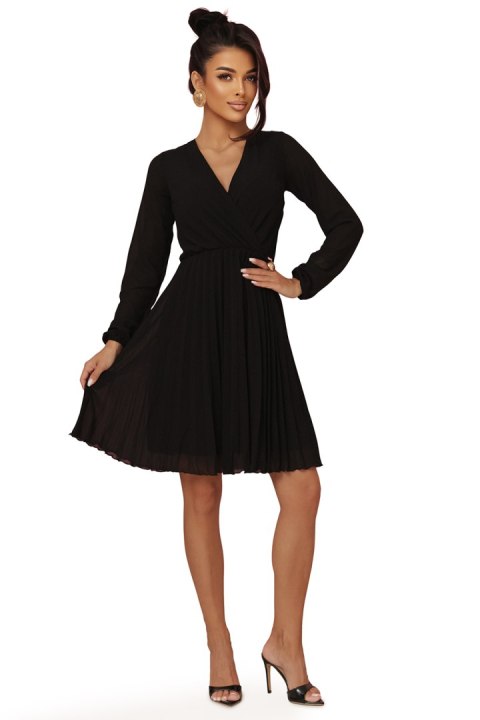 313-17 ISABELLE Polska plisowana sukienka z długim rękawem i dekoltem - CZARNA