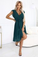 374-8 POLINA Plisowana sukienka z dekoltem i falbankami - ZIELONA