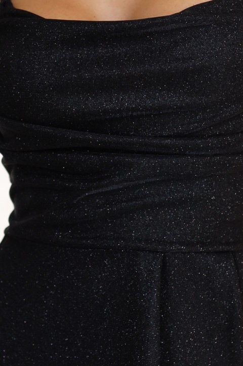 589-1 Długa sukienka z subtelnym połyskiem i gorsetowym wiązaniem na plecach - CZARNA z brokatem