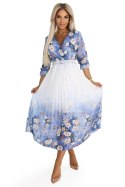 605-1 Kobieca zwiewna midi sukienka z kopertowym dekoltem i plisami - błękitna w polne kwiaty