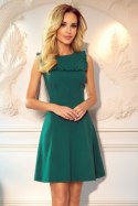 615-1 BLANKA Trapezowa sukienka z falbanką przy dekolcie - zieleń butelkowa