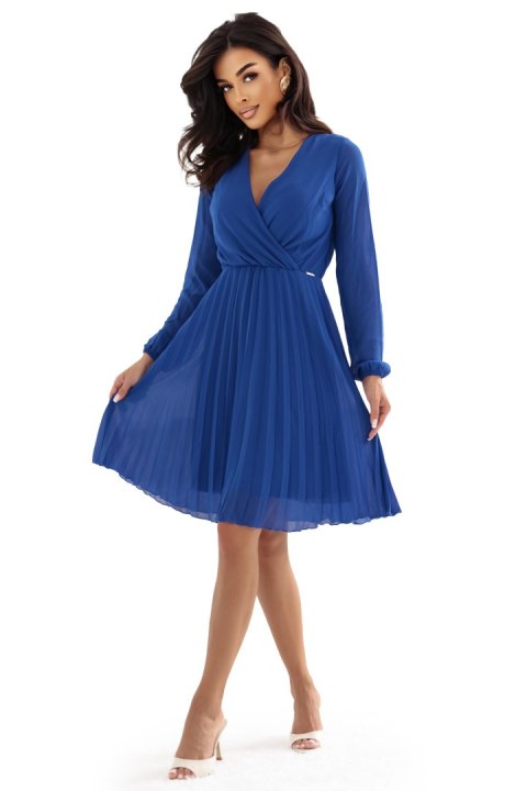 313-18 ISABELLE Elegancka plisowana sukienka z dekoltem i długim rękawkiem - chabrowa