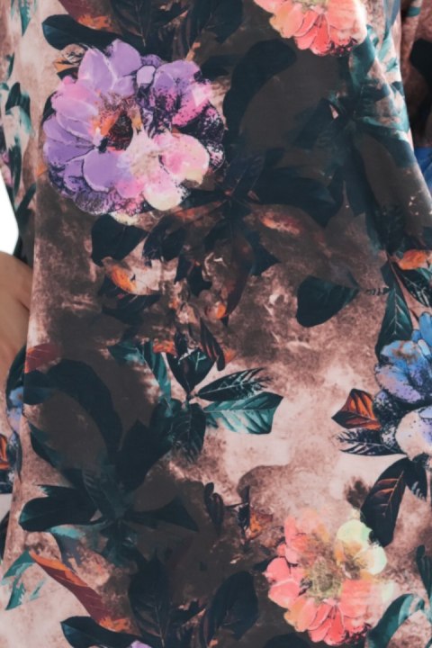 40-18 JOLA Oversize'owa sukienka z kieszeniami - czekoladowy odcień z kwiatowym wzorem