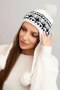 Czapka damska wełniana zimowa z nausznikami i pomponami K436 biała