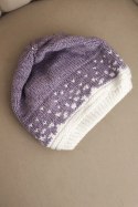 Czapka damska zimowa wełniana z wzorem geometrycznym K477 fioletowy + biały