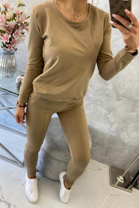 Komplet dresowy camelowy