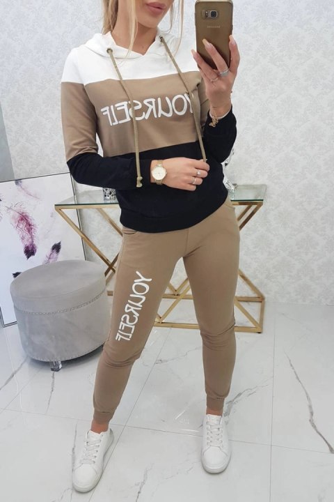 Komplet z nadrukiem Yourself ecru+camelowy