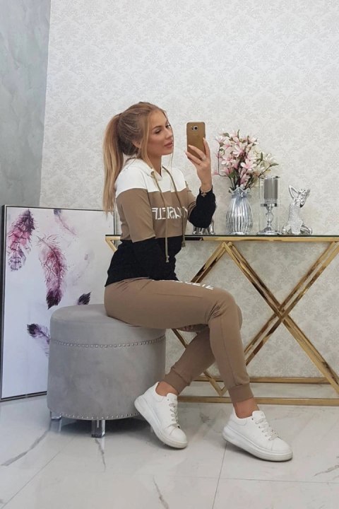 Komplet z nadrukiem Yourself ecru+camelowy