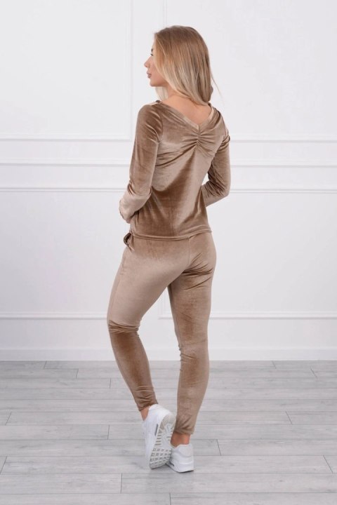 Komplet welurowy z marszczeniem z tyłu brązowy