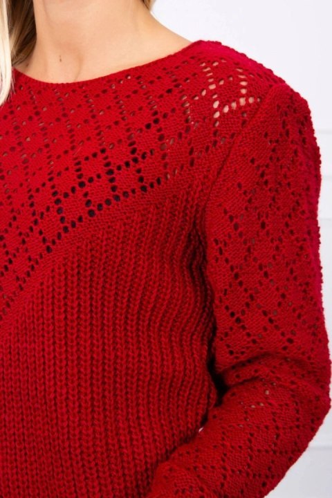 Sweter z ażurowym zdobieniem czerwony