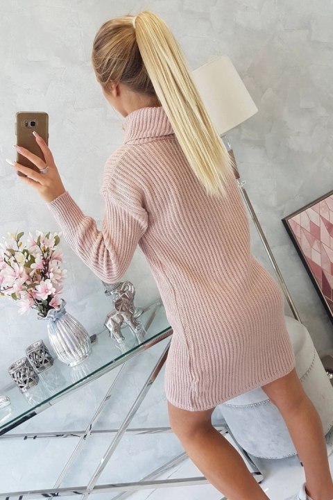 Sweter z golfem pudrowy róż